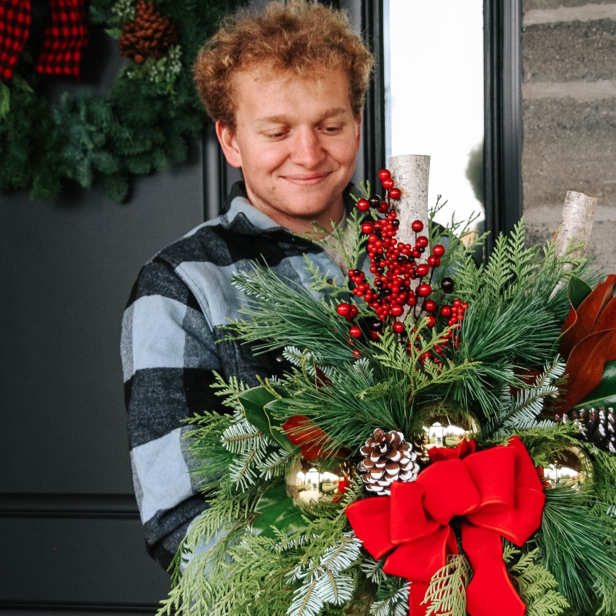 Deluxe Winter Porch Pot - LandscapeDirect